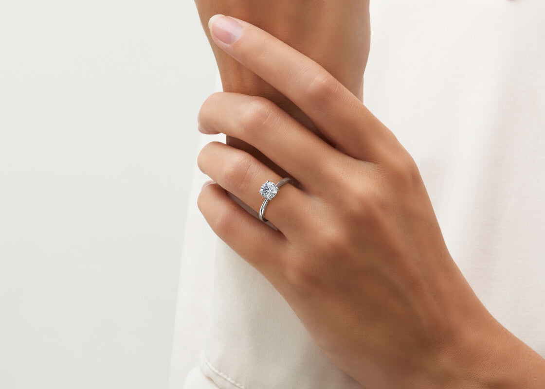 Anillo de Compromiso Regina - Diamante Redondo 1ct Certificado IGI en Oro True Gold®